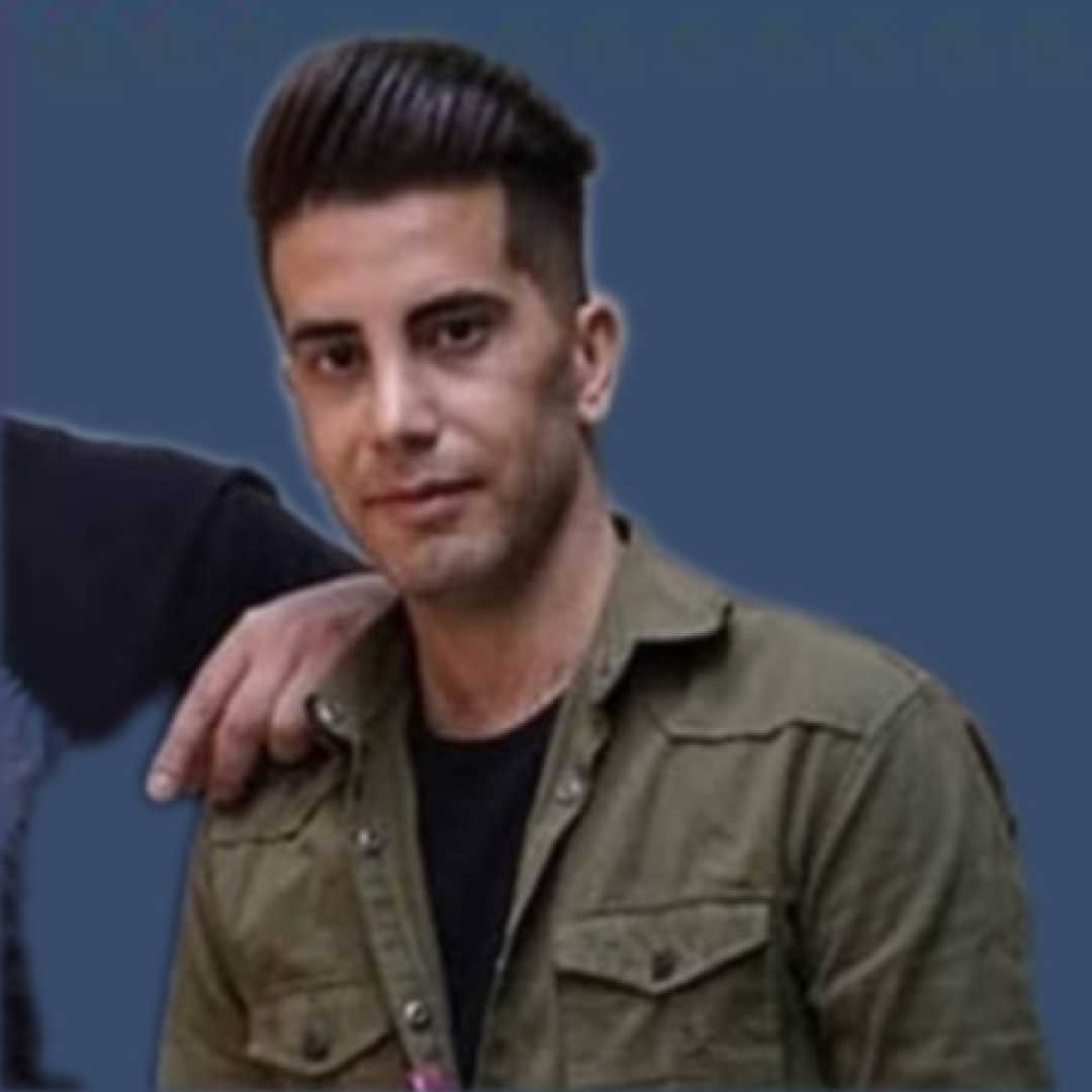 فرشاد آزادی بد نکو با من بگیر دستامه یکمی راه بیا