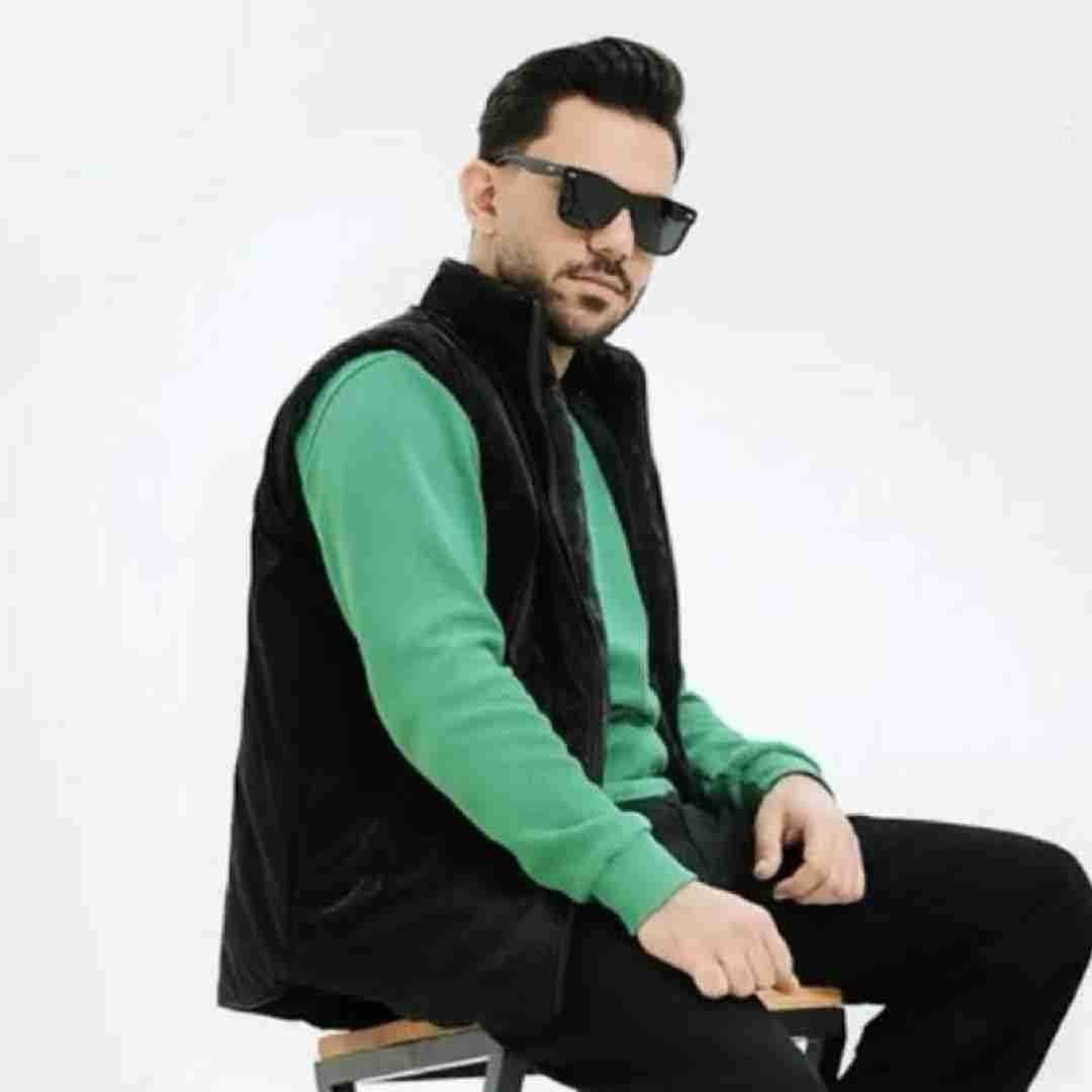 پیام عباسی عکسم تو اتاقت نمانده هنو دلم پیشت جا مانده